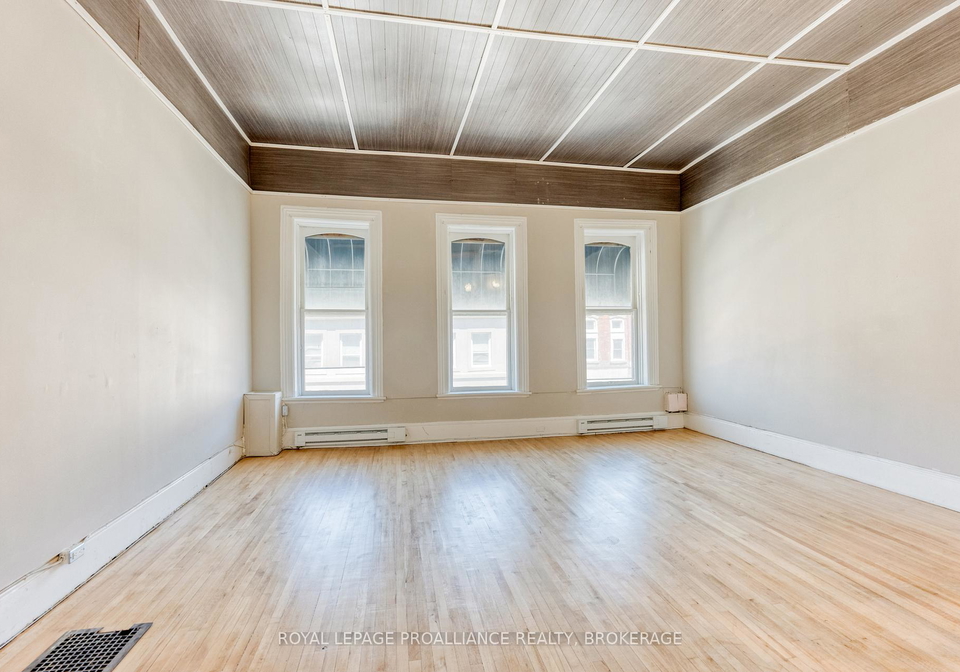 48-dundas-street-e-greater-napanee-ontario-x13209810