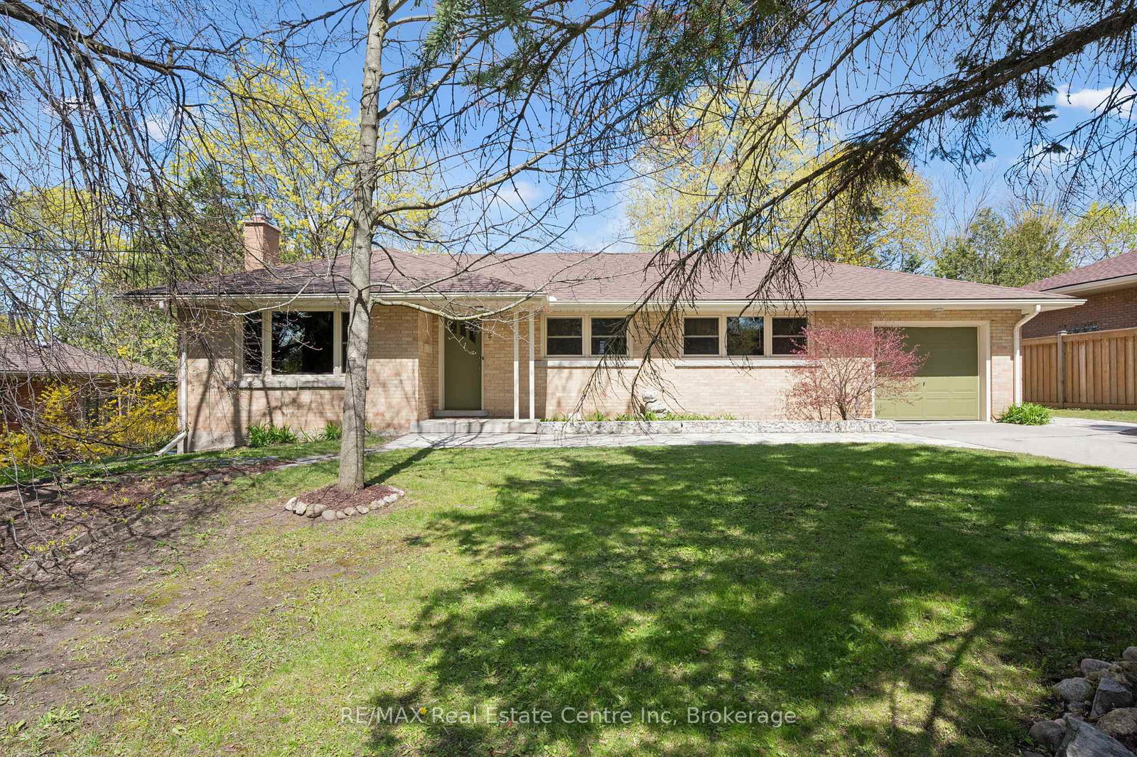 8-harcourt-drive-guelph-ontario-x13209840