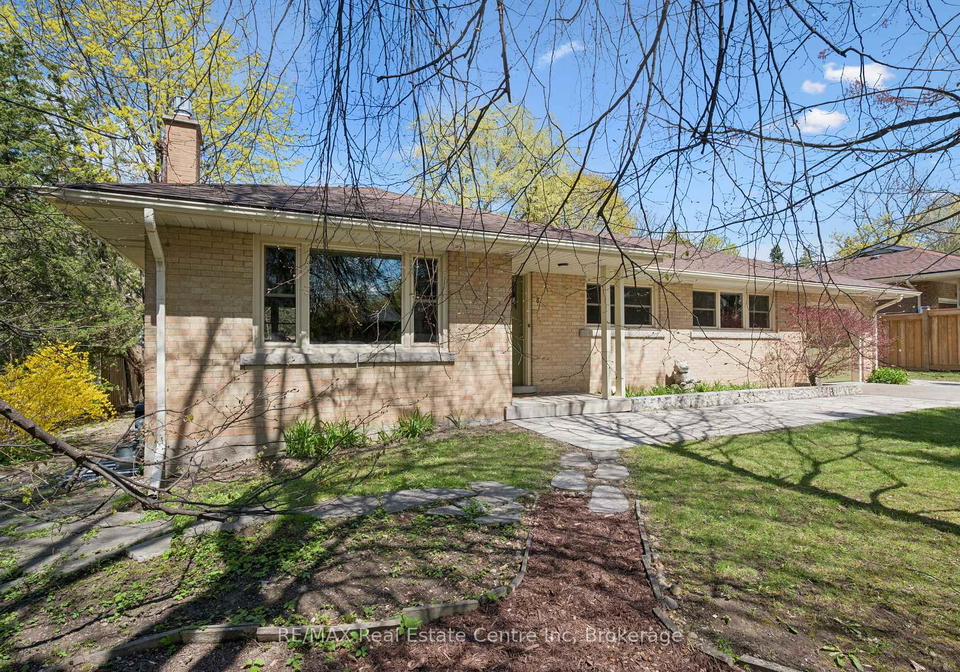 8-harcourt-drive-guelph-ontario-x13209840