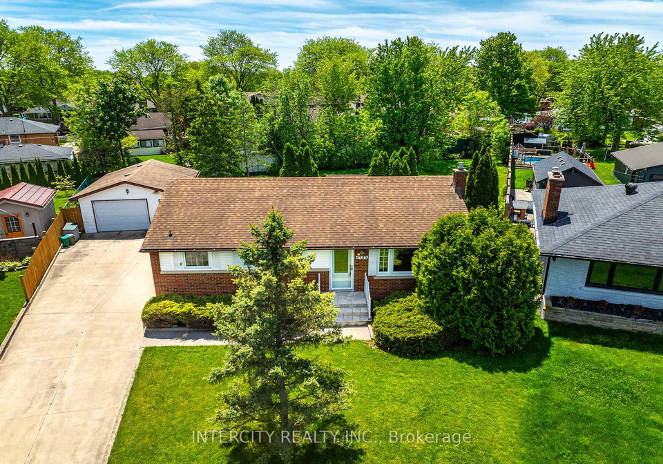 8735-howe-crescent-niagara-falls-ontario-x13209848