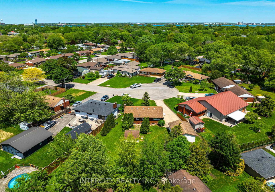 8735-howe-crescent-niagara-falls-ontario-x13209848