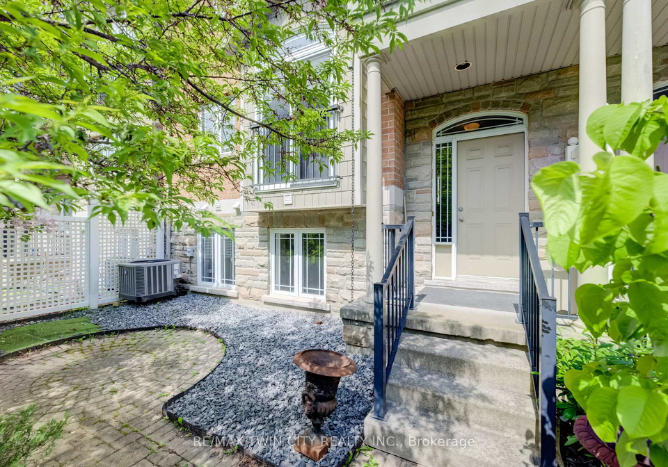 35-grosvenor-lane-cambridge-ontario-x13210018