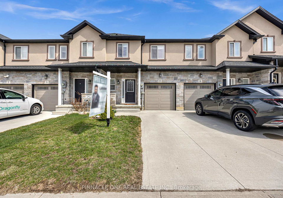 7-mistywood-drive-hamilton-ontario-x13210068