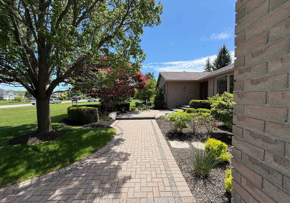 100-bay-breeze-street-prince-edward-county-ontario-x13210776