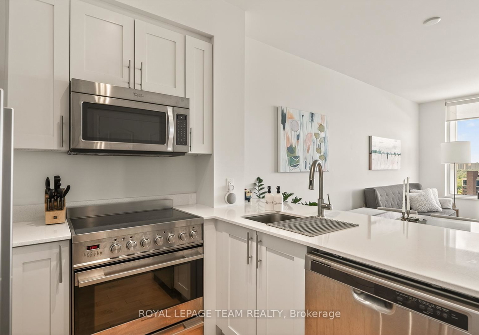 1035-bank-street-ottawa-ontario-x13211208