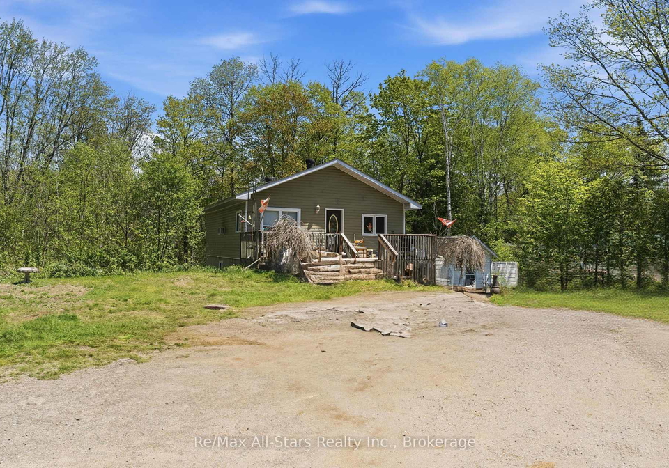 2170-buckslide-road-algonquin-highlands-ontario-x13211230