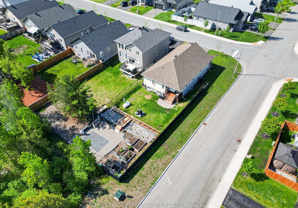 669-bracewell-street-mississippi-mills-ontario-x13211676