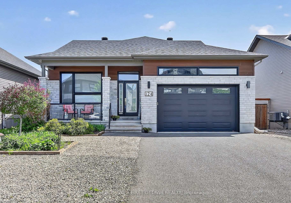 124-lyon-street-e-russell-ontario-x13211782
