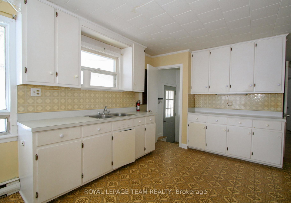 9-cockburn-street-north-stormont-ontario-x13211888