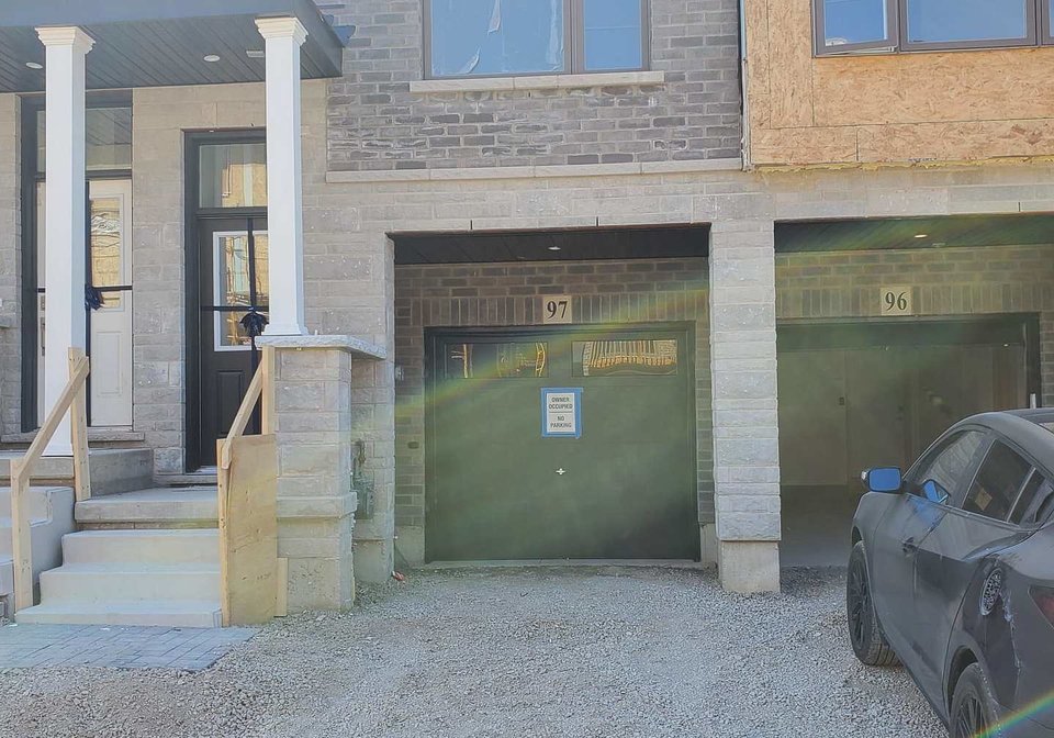 61-soho-street-hamilton-ontario-x13212054