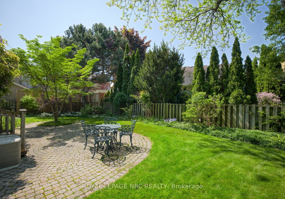 35-garrison-village-drive-niagara-on-the-lake-ontario-x13212340