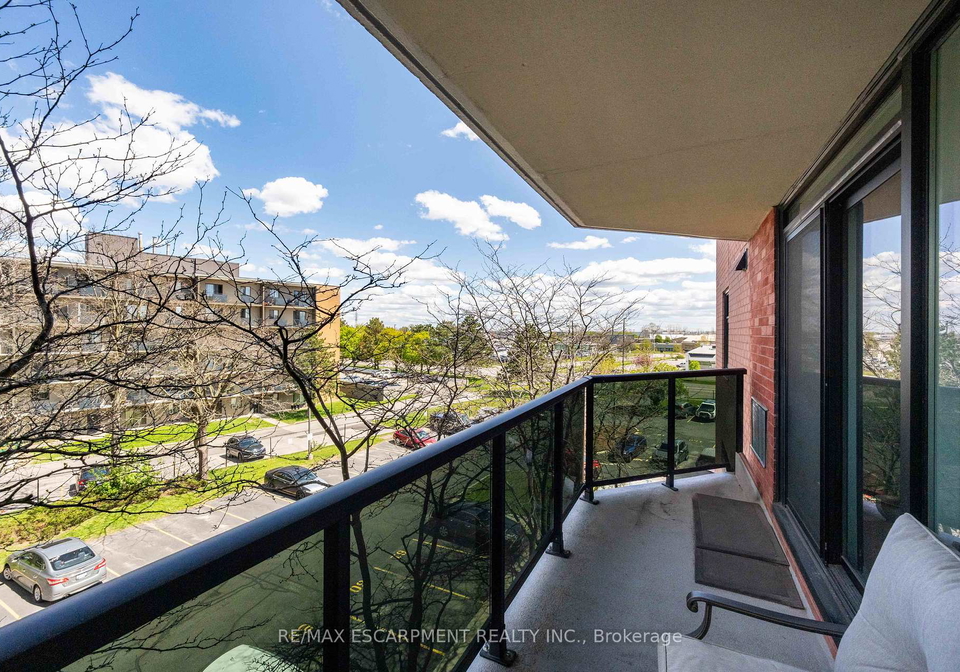 9-bonheur-court-brantford-ontario-x13212472