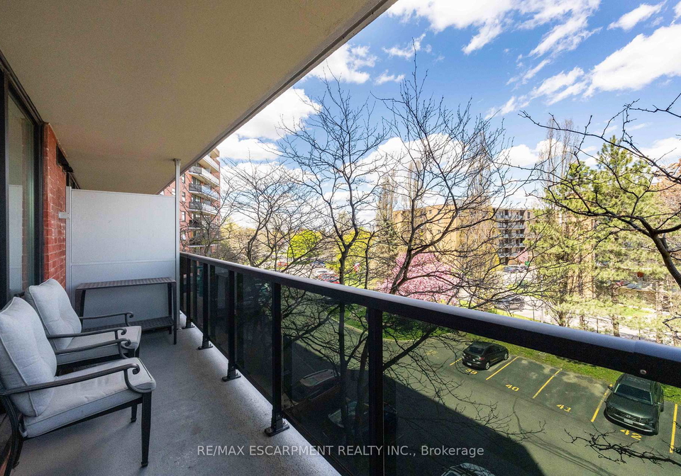 9-bonheur-court-brantford-ontario-x13212472