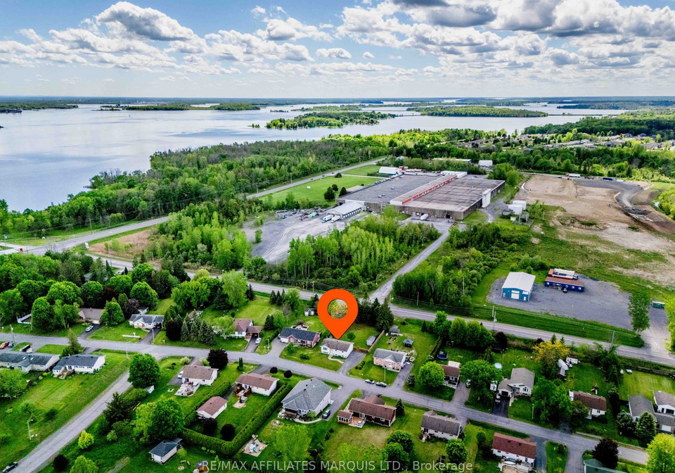 74-columbia-avenue-south-stormont-ontario-x13212696