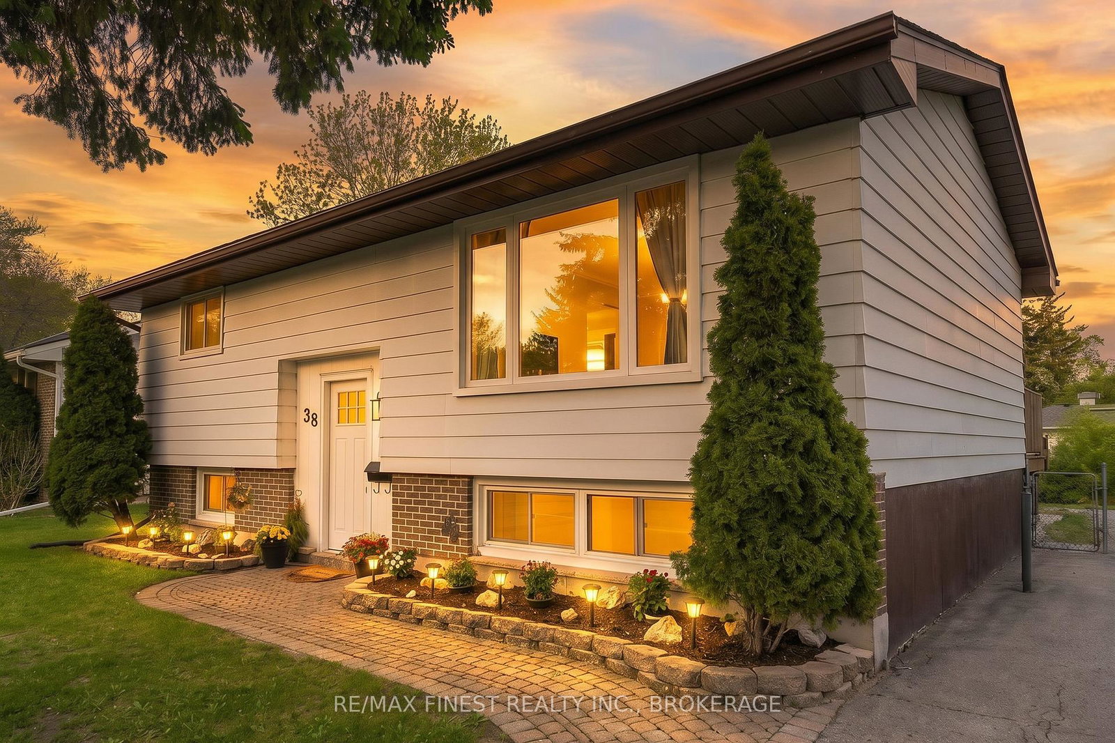 38-kildare-avenue-loyalist-ontario-x13213178