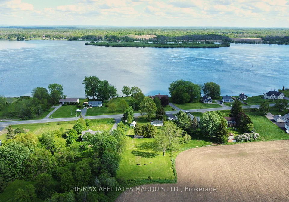 11481-lakeshore-drive-south-dundas-ontario-x13213216