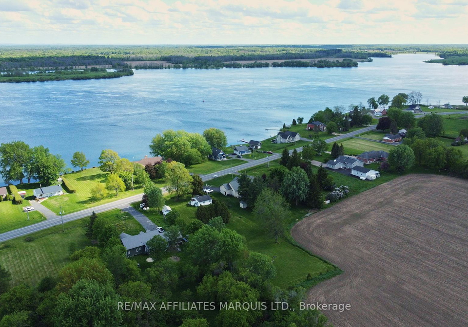 11481-lakeshore-drive-south-dundas-ontario-x13213216