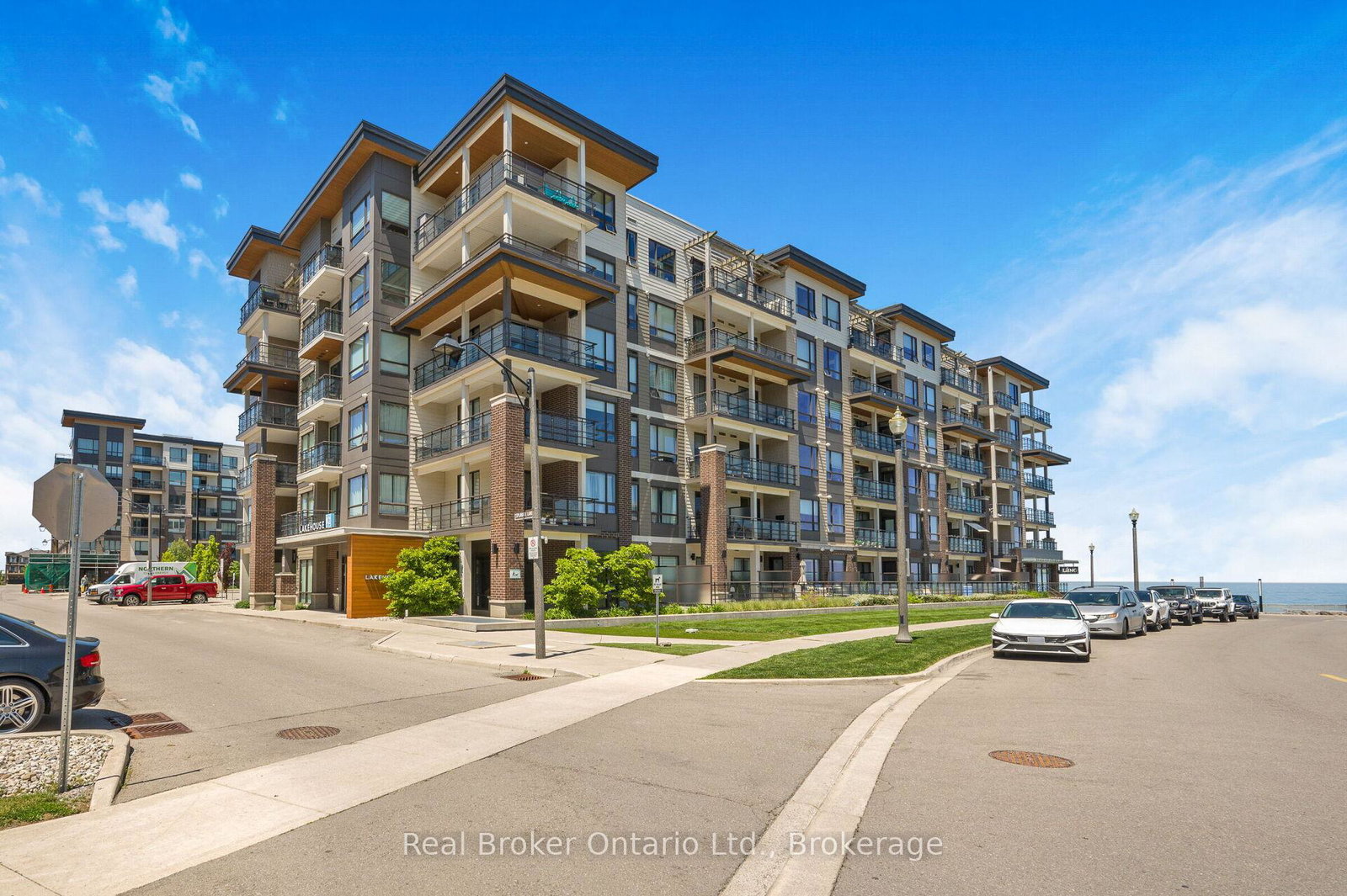 10-esplanade-lane-grimsby-ontario-x13213248