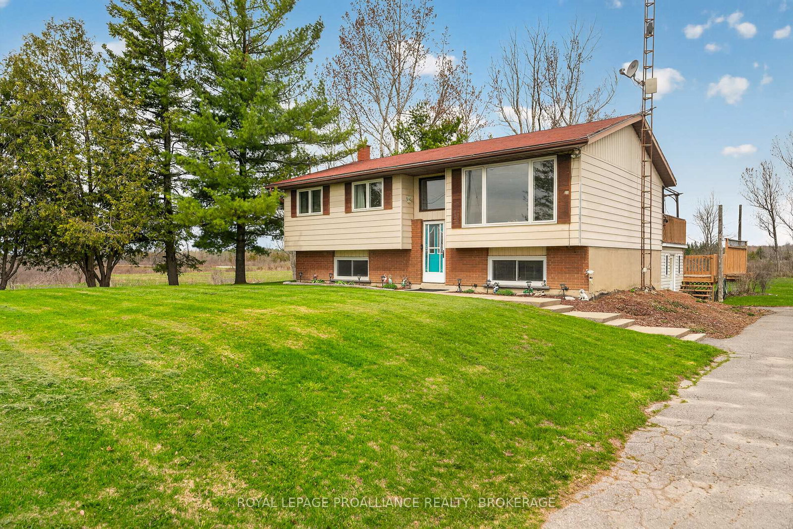 261-shane-street-loyalist-ontario-x13213272