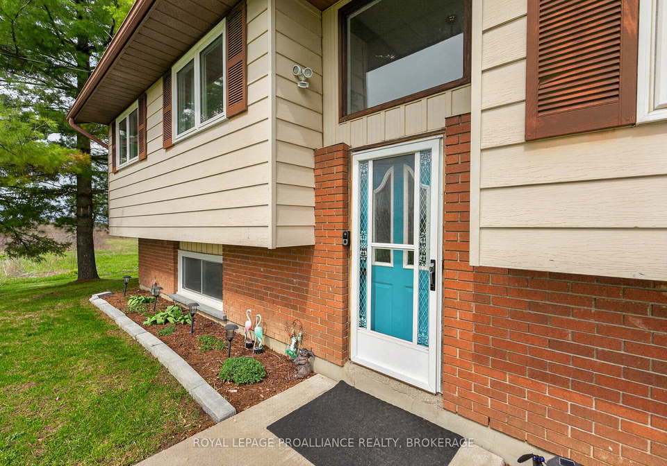 261-shane-street-loyalist-ontario-x13213272