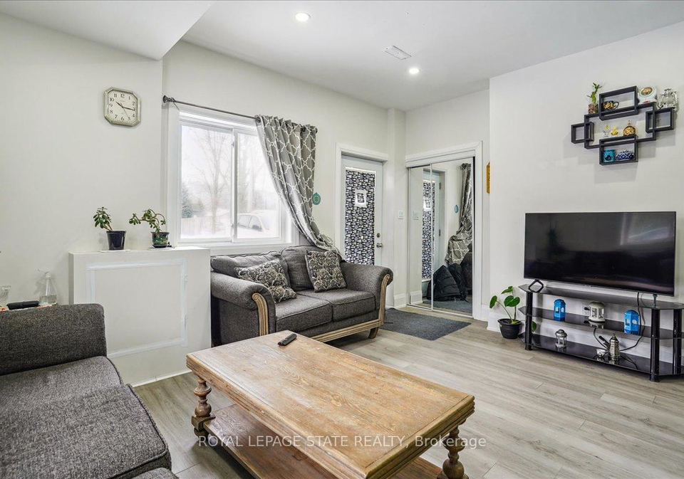 251r-king-street-e-hamilton-ontario-x13213276