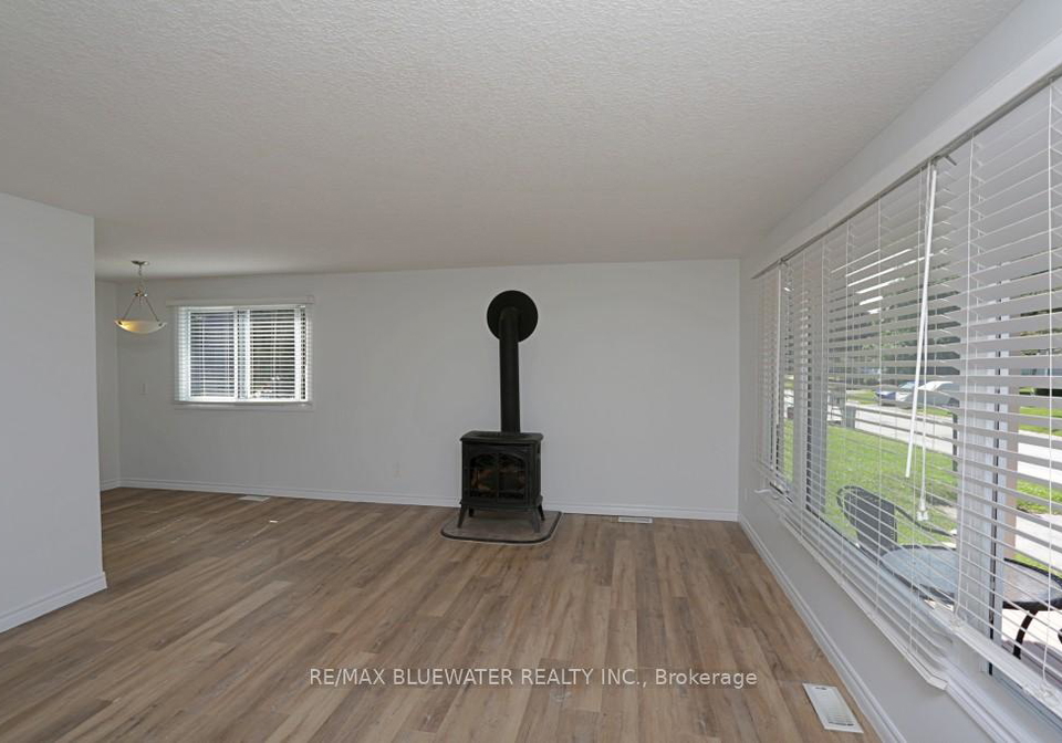 23-pebble-beach-parkway-e-south-huron-ontario-x13213356