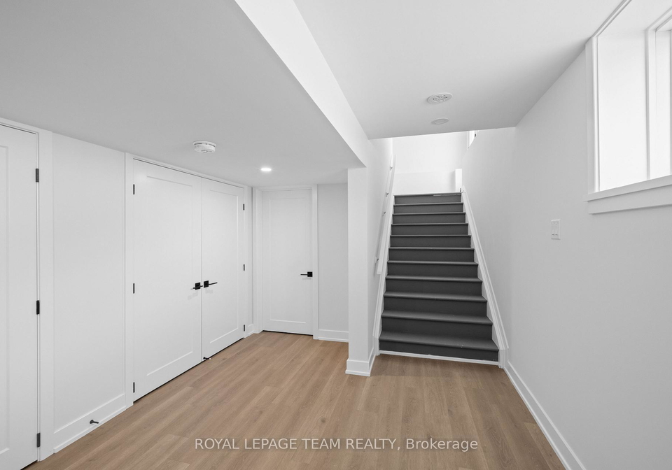 1098-moore-street-brockville-ontario-x13213368