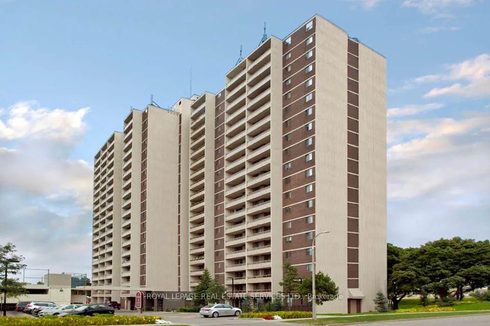 16-cedarwoods-crescent-kitchener-ontario-x13213520