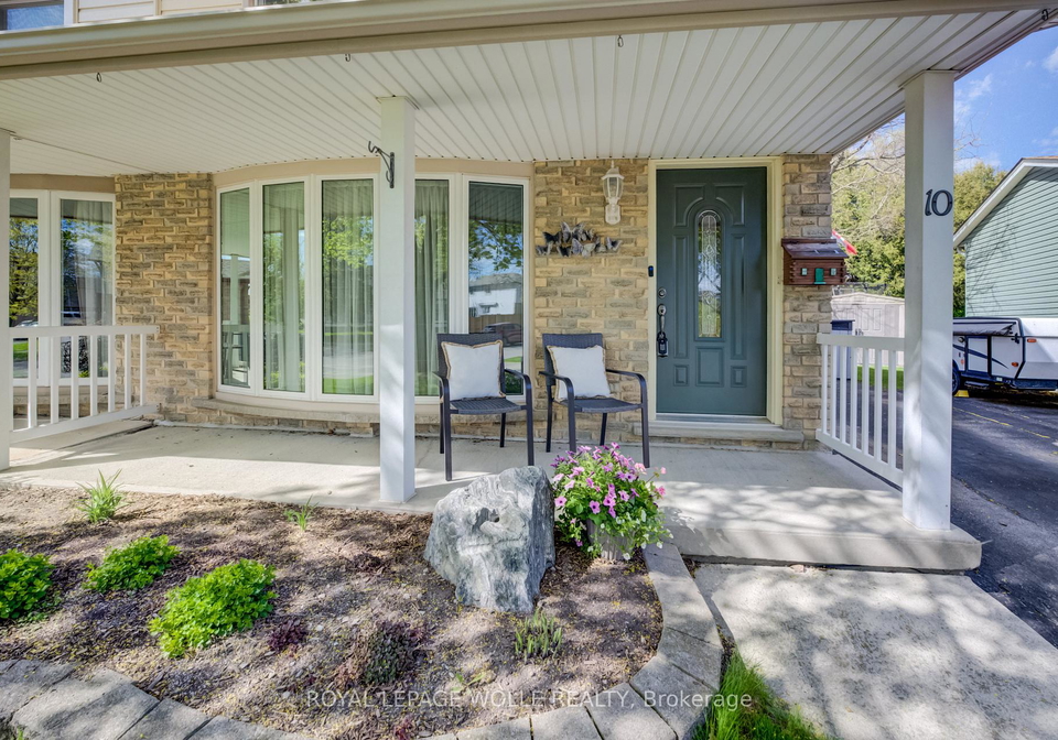 10-meadow-woods-crescent-kitchener-ontario-x13214310