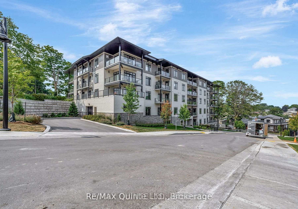 17-cleave-avenue-prince-edward-county-ontario-x13214556