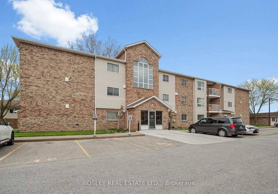 1061-vansickle-road-n-st-catharines-ontario-x13214588