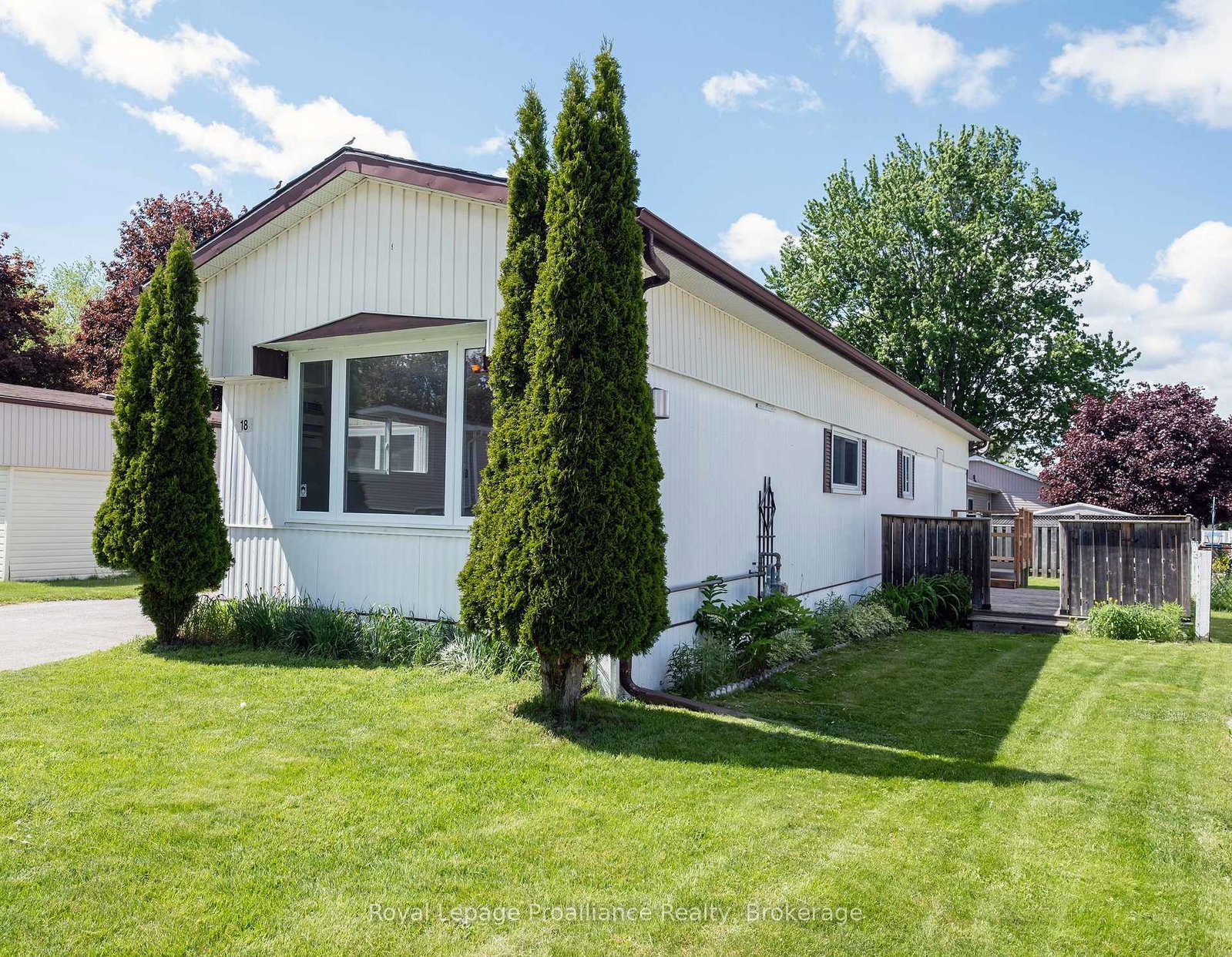 18-finch-lane-quinte-west-ontario-x13214796