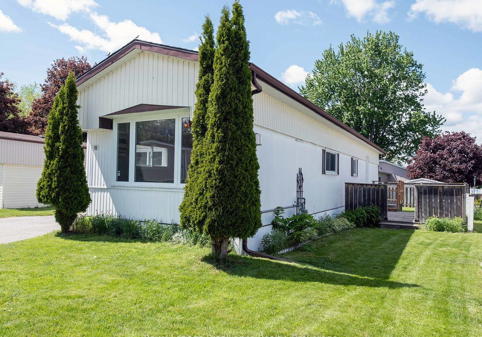18-finch-lane-quinte-west-ontario-x13214796