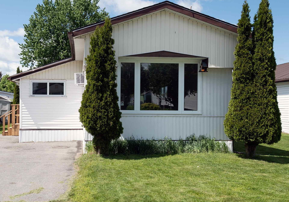 18-finch-lane-quinte-west-ontario-x13214796