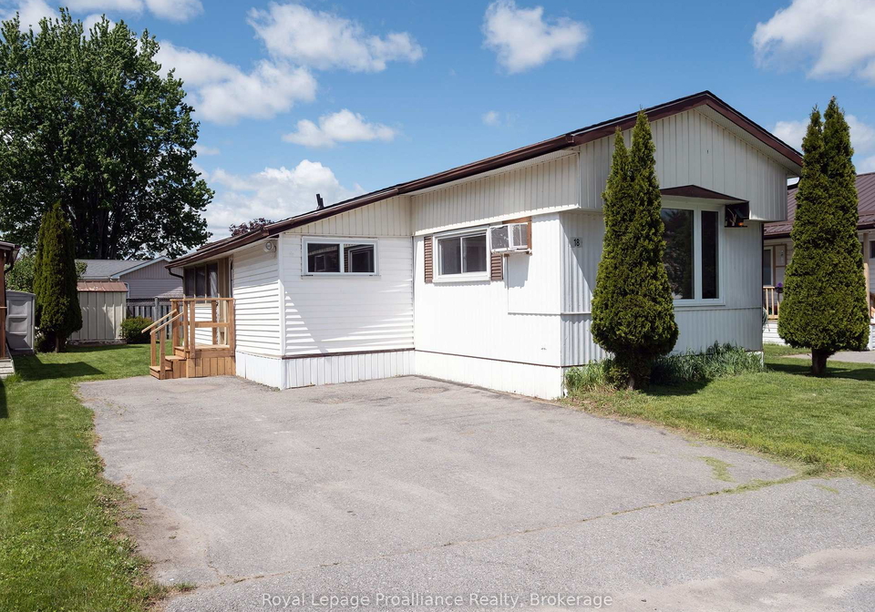 18-finch-lane-quinte-west-ontario-x13214796