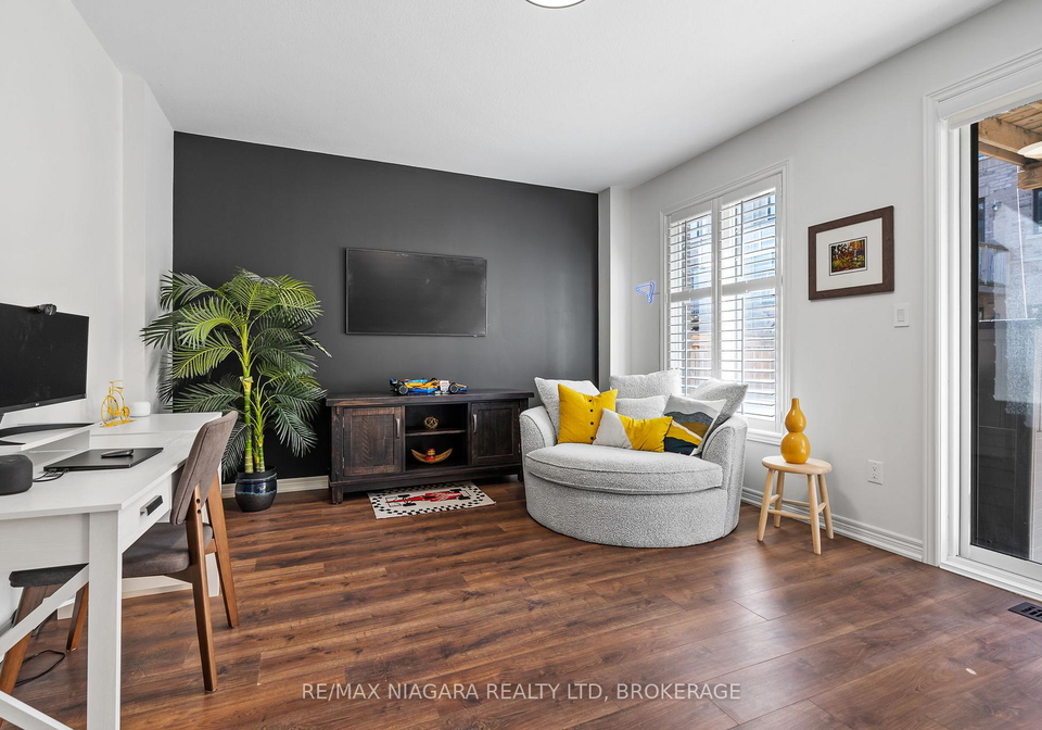 11-walters-lane-grimsby-ontario-x13214862