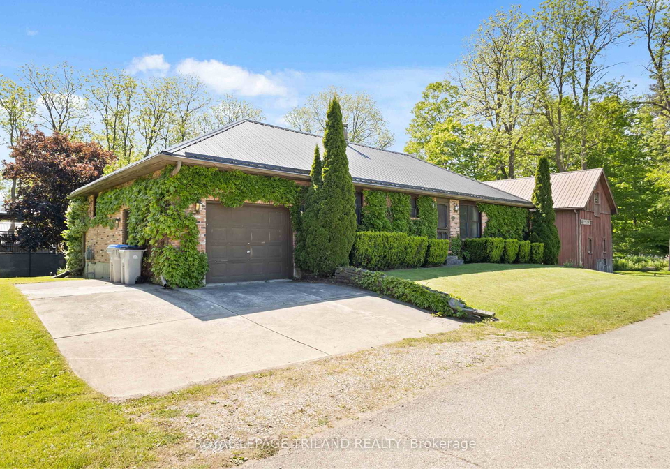 271-anna-street-north-middlesex-ontario-x13215072