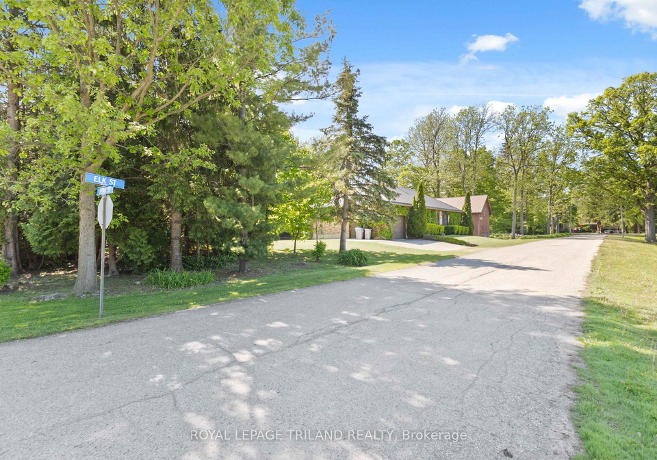 271-anna-street-north-middlesex-ontario-x13215072
