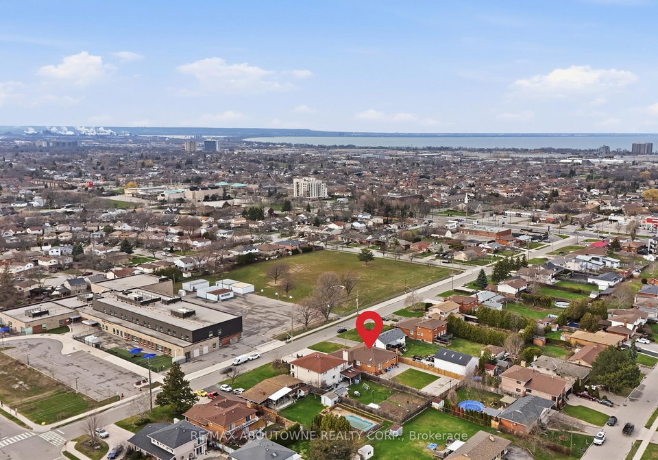 58-kilbourn-avenue-hamilton-ontario-x13215166