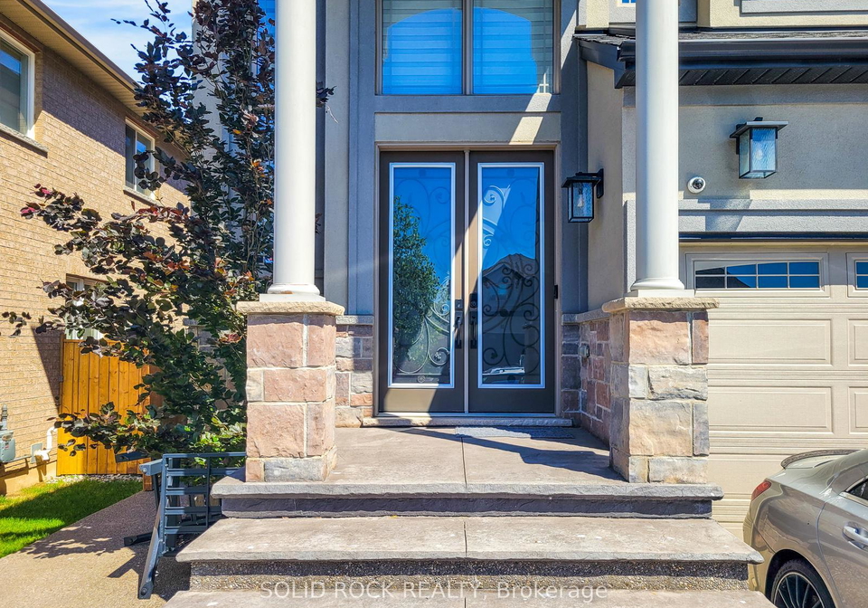 27-riesling-court-hamilton-ontario-x13215220
