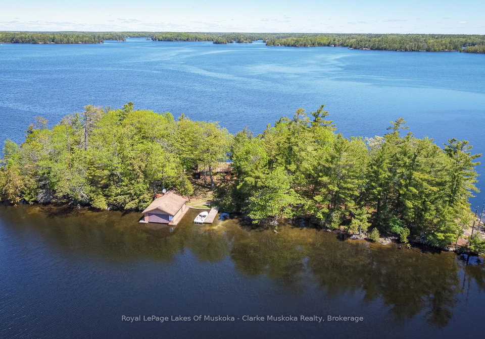 2-is-220-severn-river-island-georgian-bay-ontario-x13215356