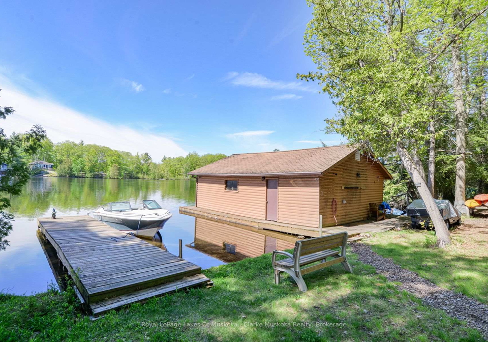 2-is-220-severn-river-island-georgian-bay-ontario-x13215356