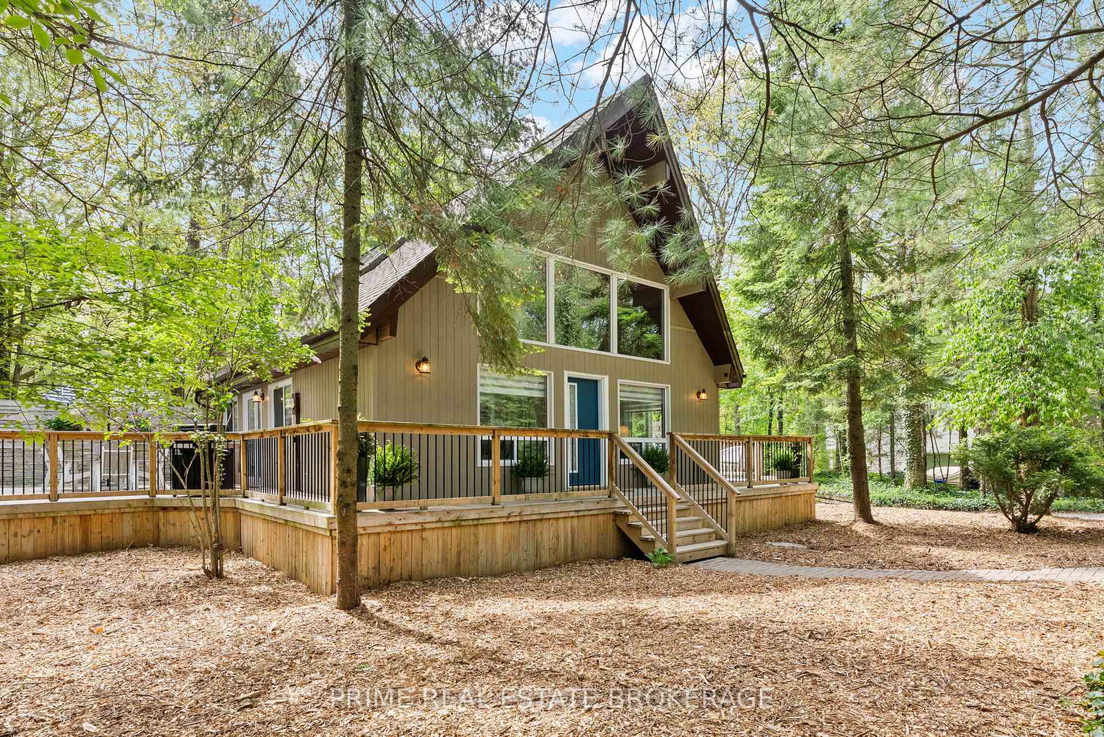 10291-pines-parkway-lambton-shores-ontario-x13215358