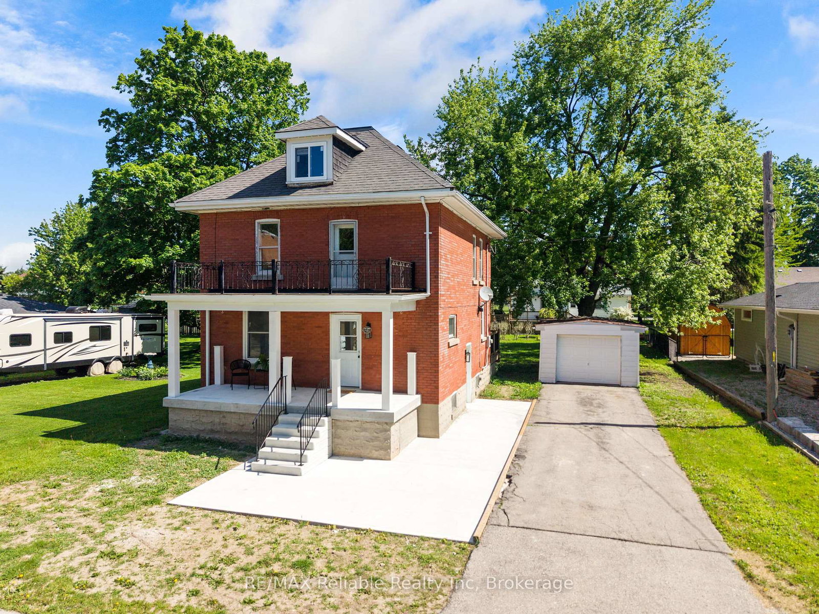 185-trafalgar-street-west-perth-ontario-x13215438