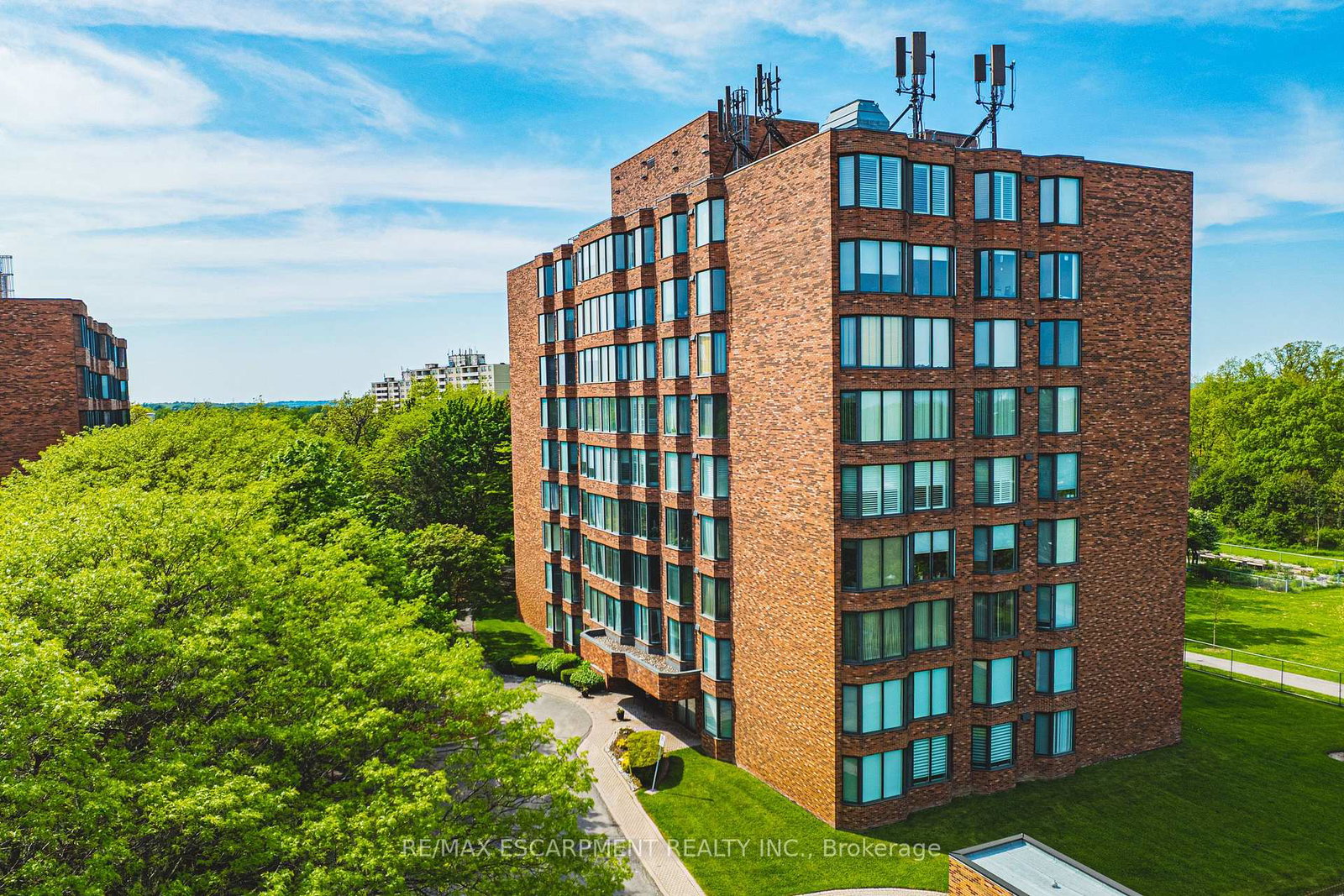 180-limeridge-road-w-hamilton-ontario-x13215476