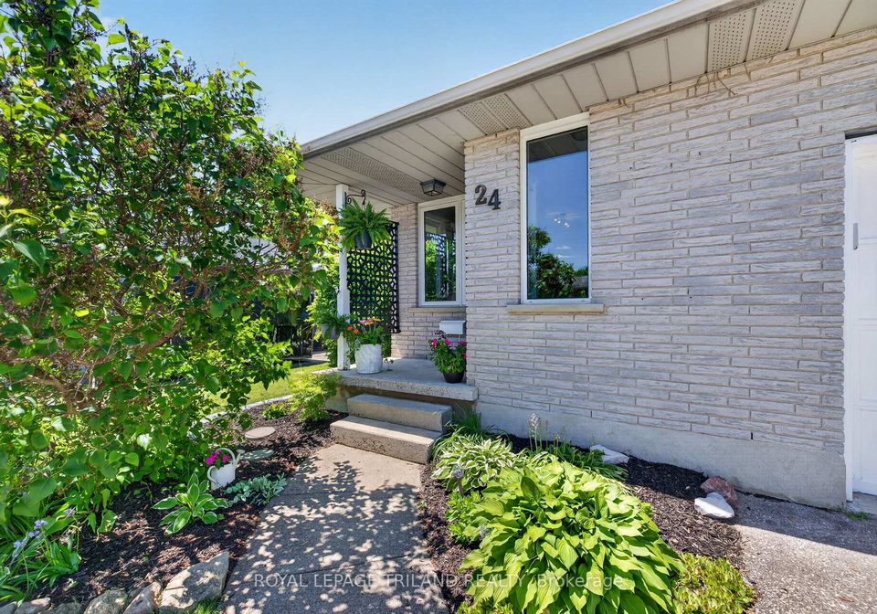 24-farmington-avenue-aylmer-ontario-x13215500