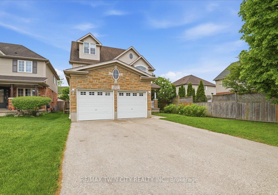 151-decaro-crescent-cambridge-ontario-x13215702