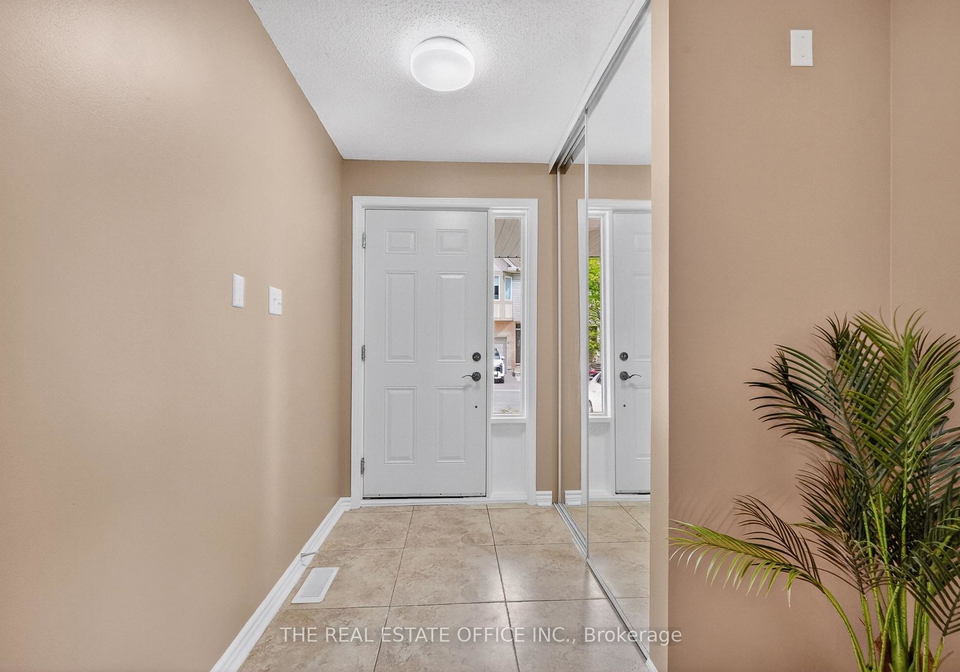 106-corsica-private-ottawa-ontario-x13215842