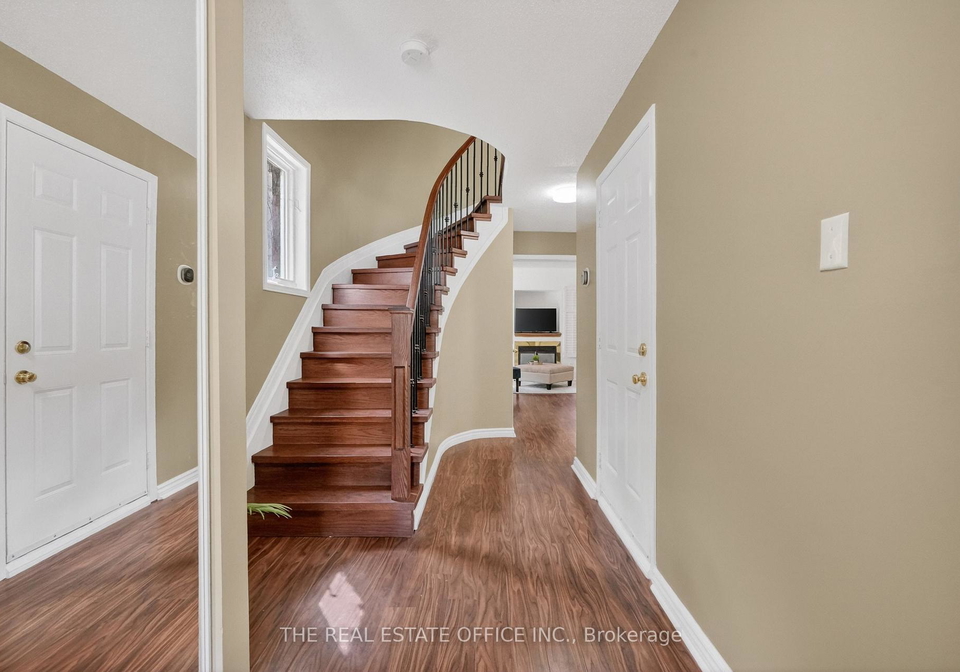 106-corsica-private-ottawa-ontario-x13215842