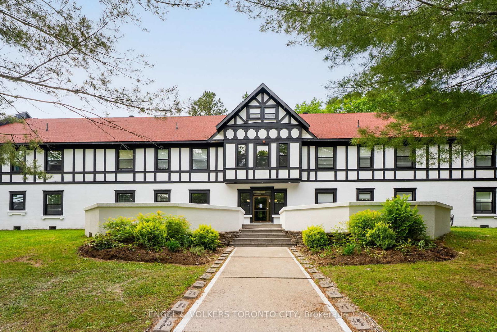 12-bigwin-island-lake-of-bays-ontario-x13215986